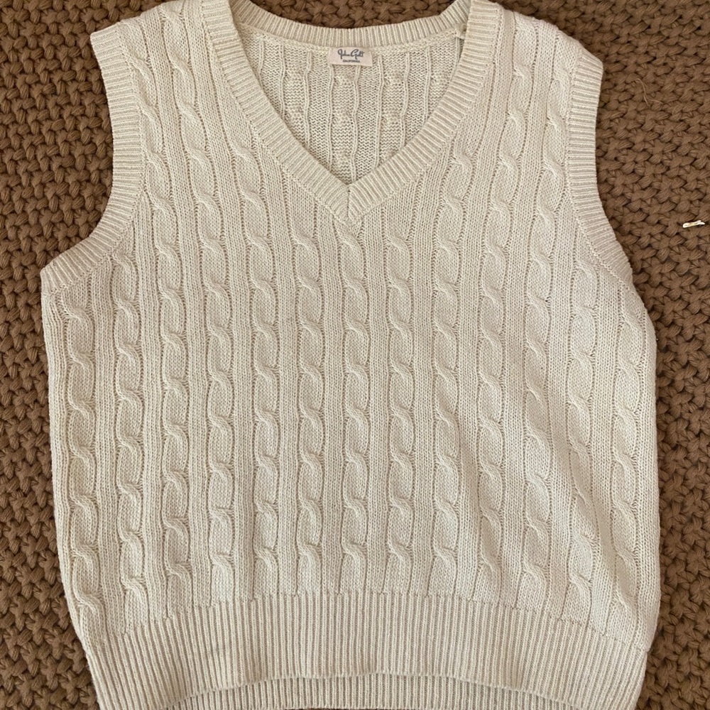 Sweater Vest 🤍